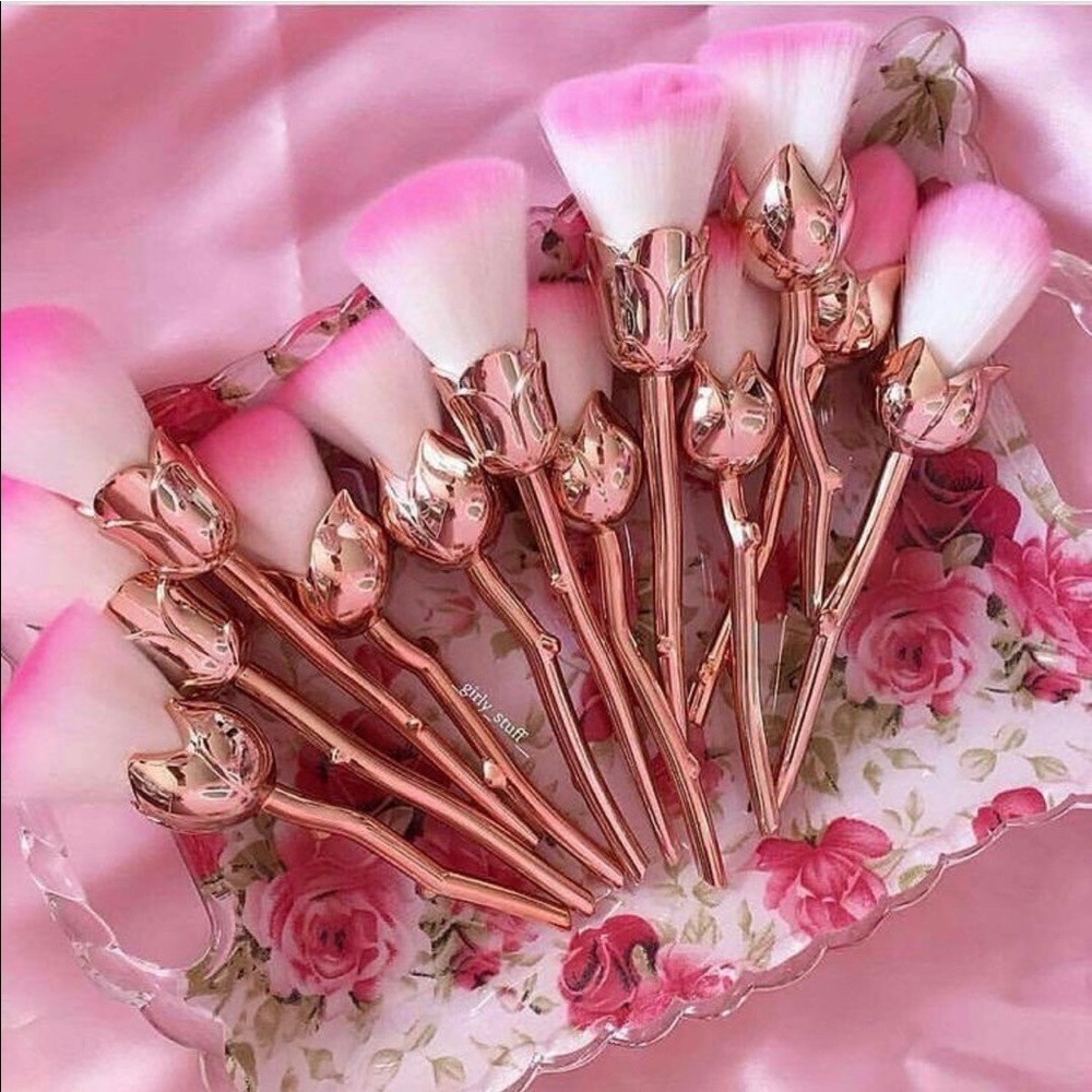 🥀 ✨Makeup Brush Set Rose Gold ✨🥀NWT - Picture 2 of 5
